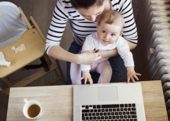 conheça histórias de mães promovidas na licença-maternidade