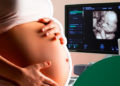 quando o bebê começa a se mexer na barriga da mãe