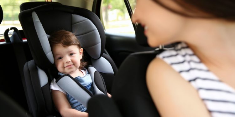 veja o que mudou para bebês e crianças em carros com nova lei de trânsito