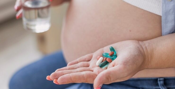 Suplementos vitamínicos na gestação são ingeridos em períodos adequados